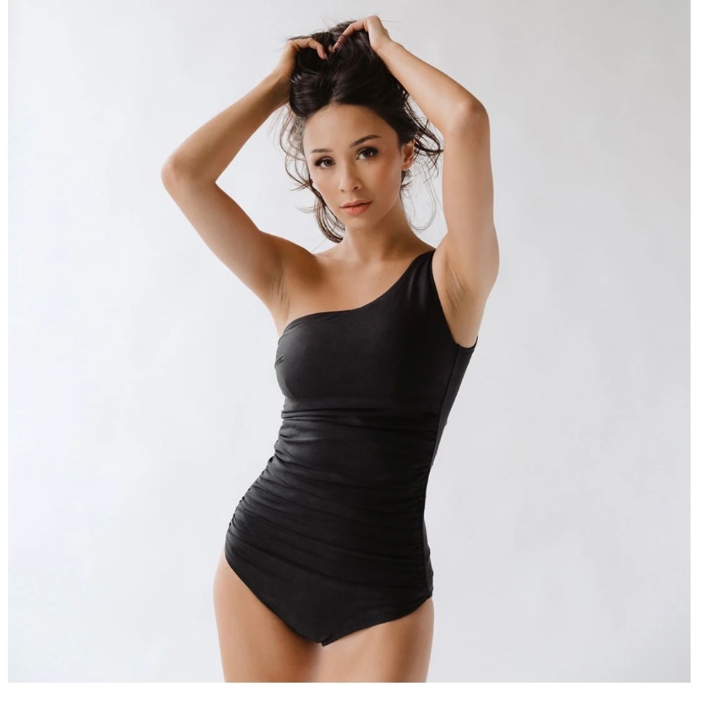 Albion One Shoulder Icon Ruched One-Piece. Black, sz. L.